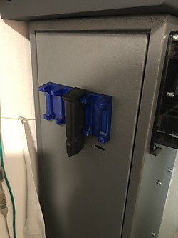 Магнитный держатель магазинов Glock
